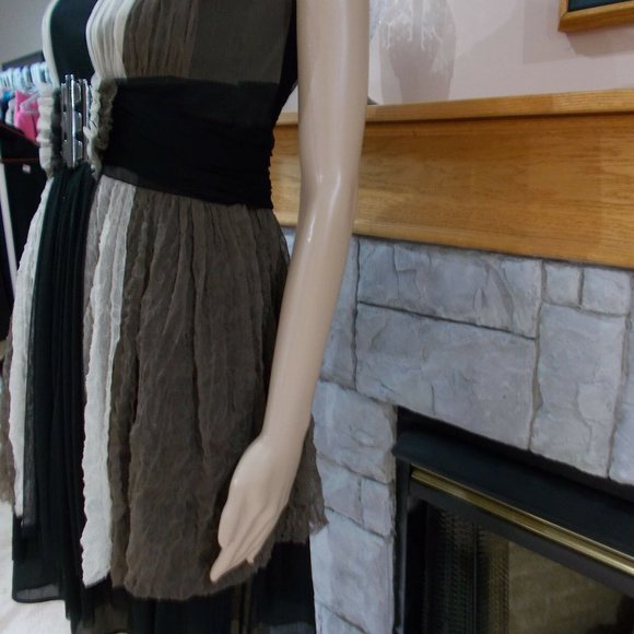 Authentic Paula Ka Sleeveless Dress - Picture 6 of 7